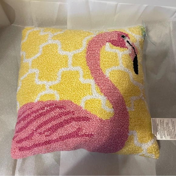 SOLD-Flamingo 🦩 accent pillow - Picture 3 of 6